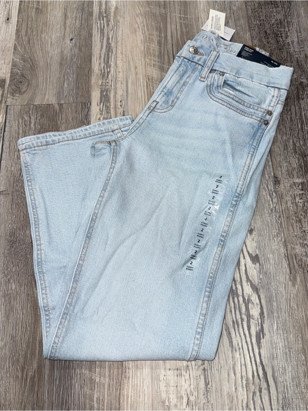 Women’s American Eagle curvy straight jeans size 2 short